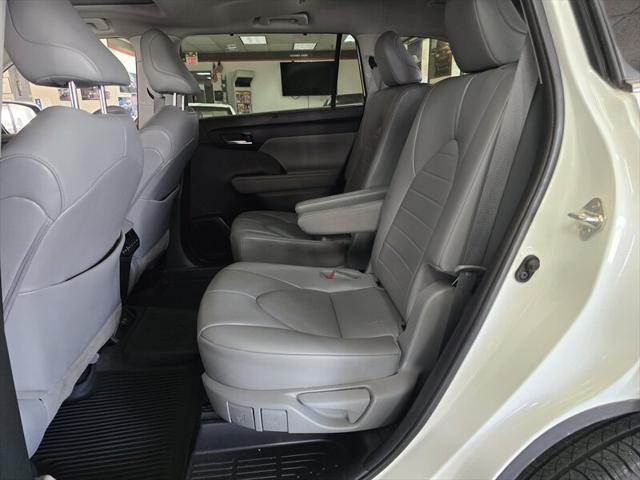 used 2021 Toyota Highlander car, priced at $29,995