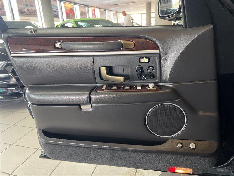 used 2009 Lincoln Town Car car, priced at $8,995