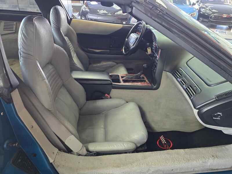 used 1995 Chevrolet Corvette car, priced at $8,995