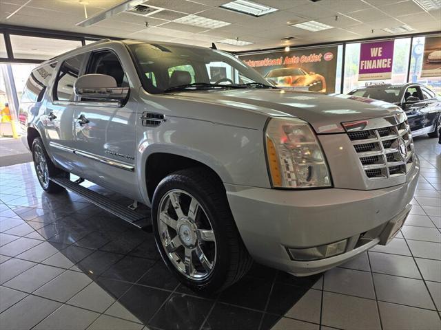 used 2010 Cadillac Escalade ESV car, priced at $16,995