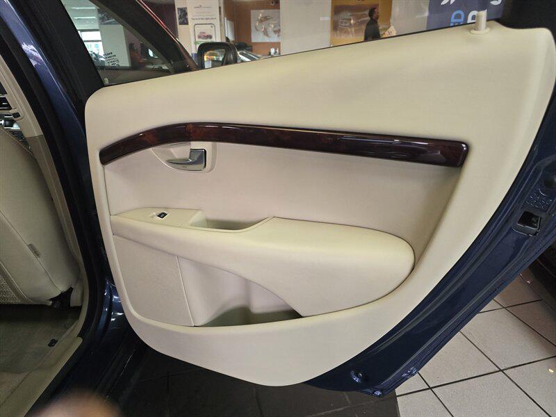 used 2008 Volvo XC70 car, priced at $5,995