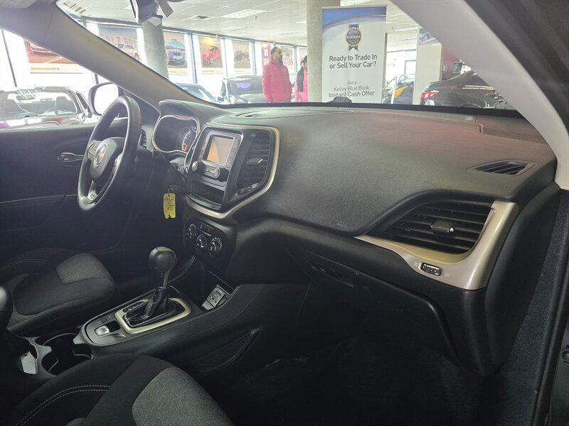 used 2016 Jeep Cherokee car, priced at $9,995