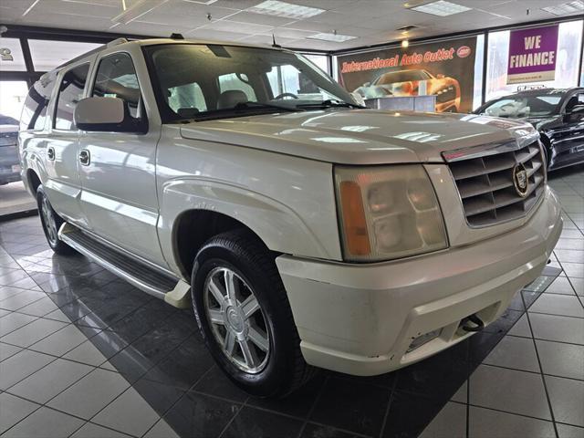 used 2004 Cadillac Escalade ESV car, priced at $5,995