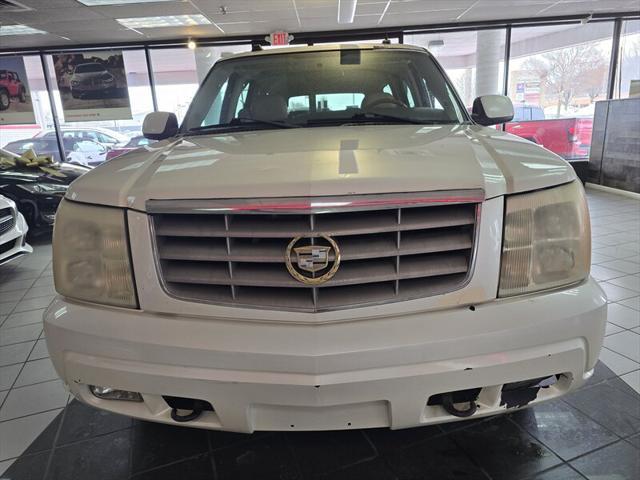 used 2004 Cadillac Escalade ESV car, priced at $5,995