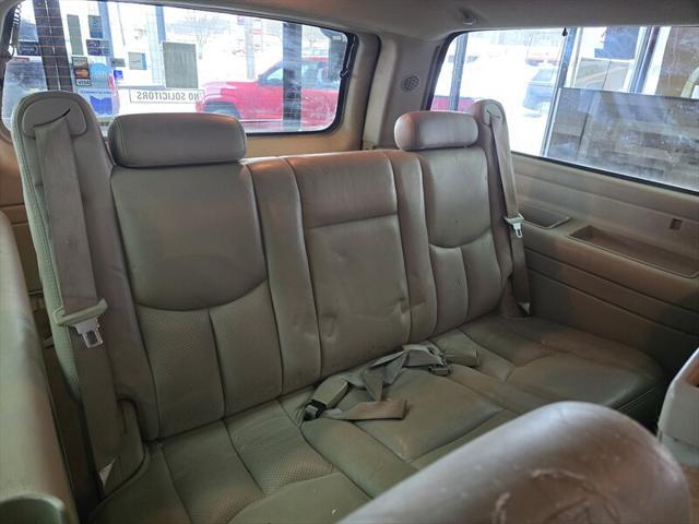 used 2004 Cadillac Escalade ESV car, priced at $5,995