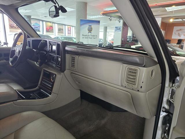 used 2004 Cadillac Escalade ESV car, priced at $5,995