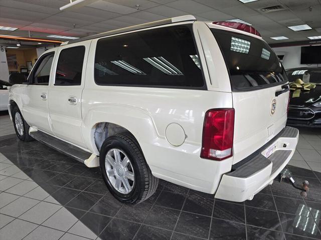 used 2004 Cadillac Escalade ESV car, priced at $5,995