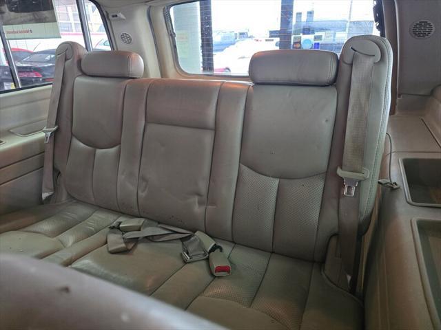 used 2004 Cadillac Escalade ESV car, priced at $5,995