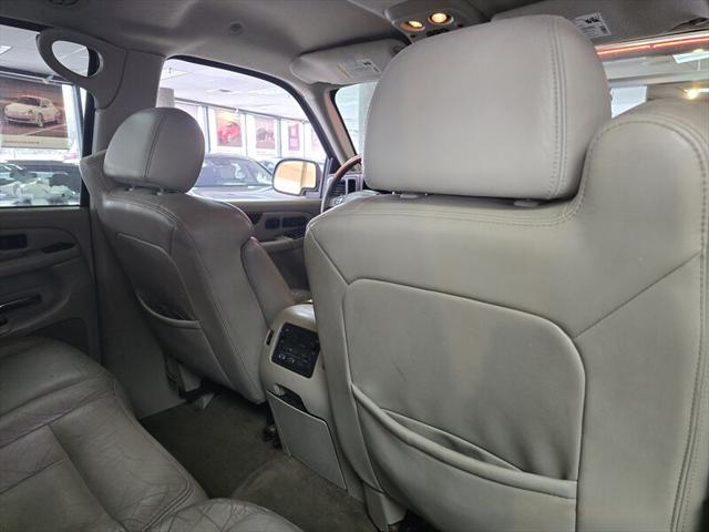 used 2004 Cadillac Escalade ESV car, priced at $5,995