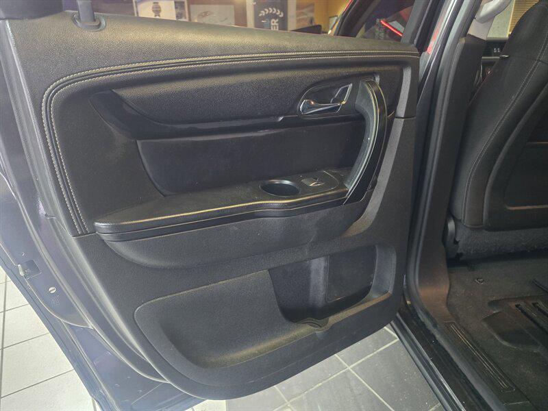 used 2015 Chevrolet Traverse car, priced at $6,995