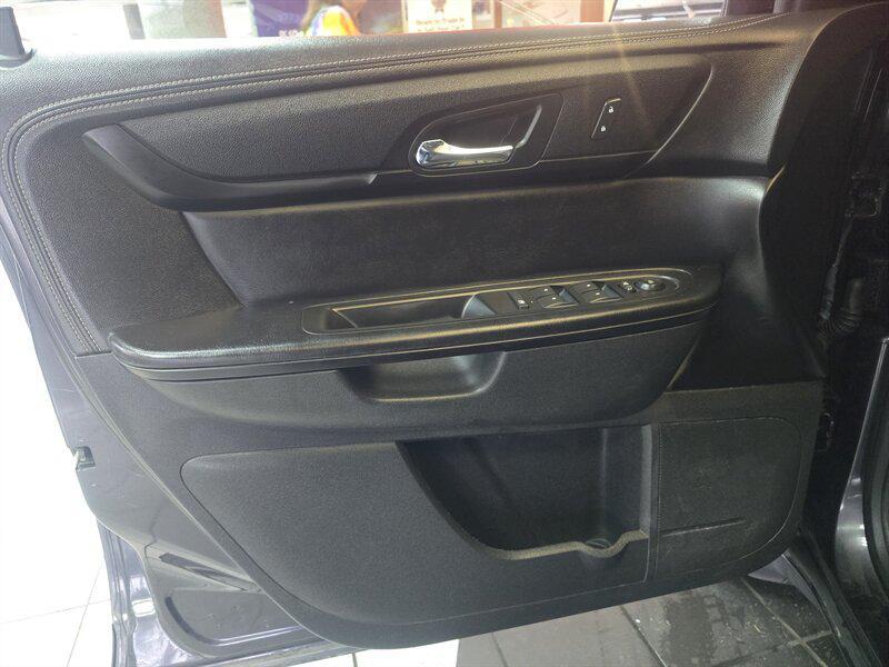 used 2015 Chevrolet Traverse car, priced at $6,995