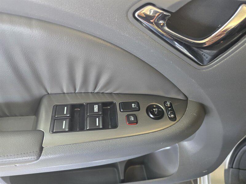 used 2005 Honda Odyssey car, priced at $3,995