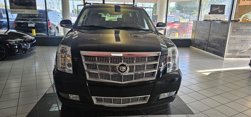 used 2011 Cadillac Escalade ESV car, priced at $18,999