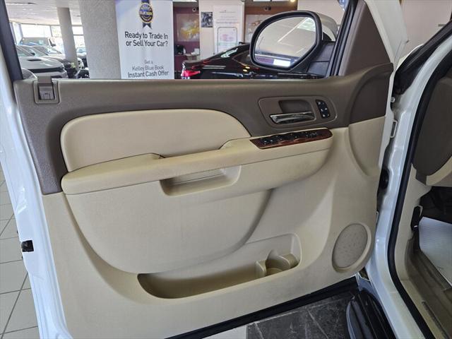 used 2011 Chevrolet Avalanche car, priced at $16,995