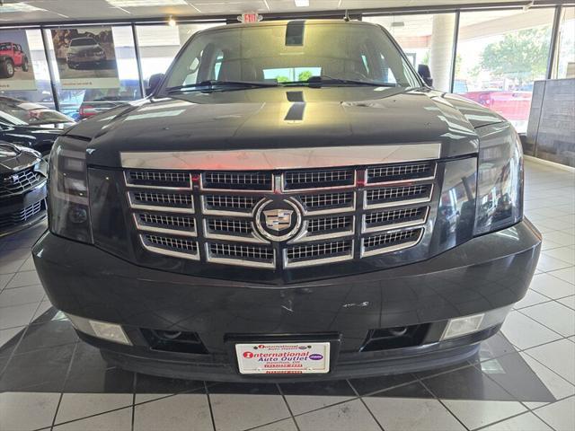 used 2011 Cadillac Escalade ESV car, priced at $11,995