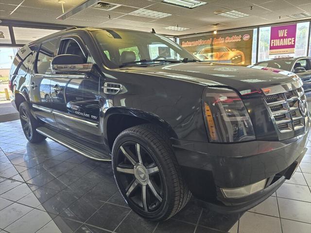 used 2011 Cadillac Escalade ESV car, priced at $11,995