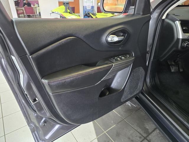 used 2015 Jeep Cherokee car, priced at $9,995