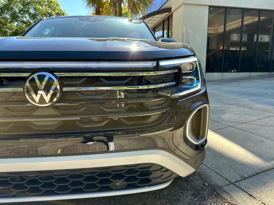 new 2024 Volkswagen Atlas car, priced at $53,661