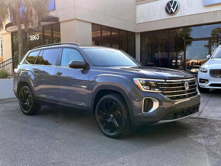 new 2025 Volkswagen Atlas car, priced at $47,556