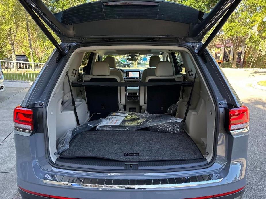 new 2025 Volkswagen Atlas car, priced at $47,556