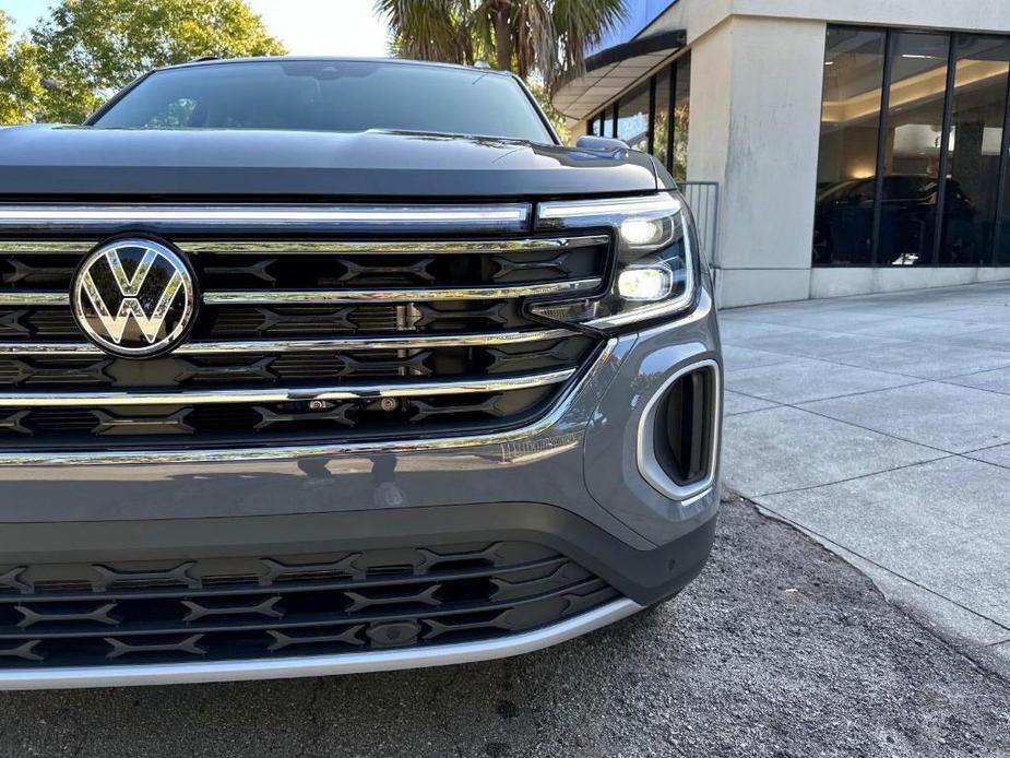 new 2025 Volkswagen Atlas car, priced at $47,556