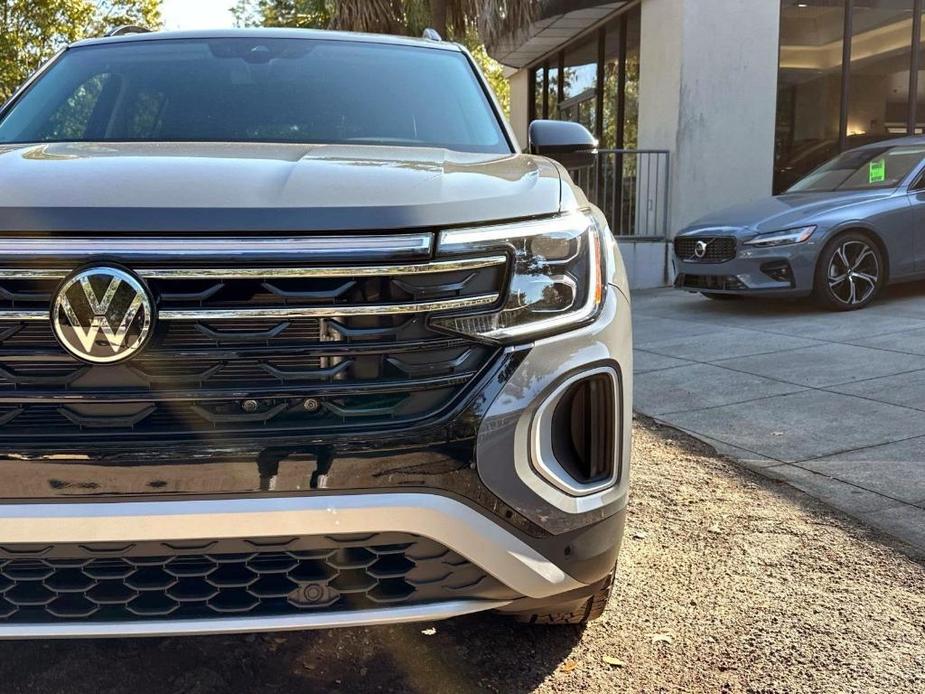 new 2025 Volkswagen Atlas car, priced at $50,101