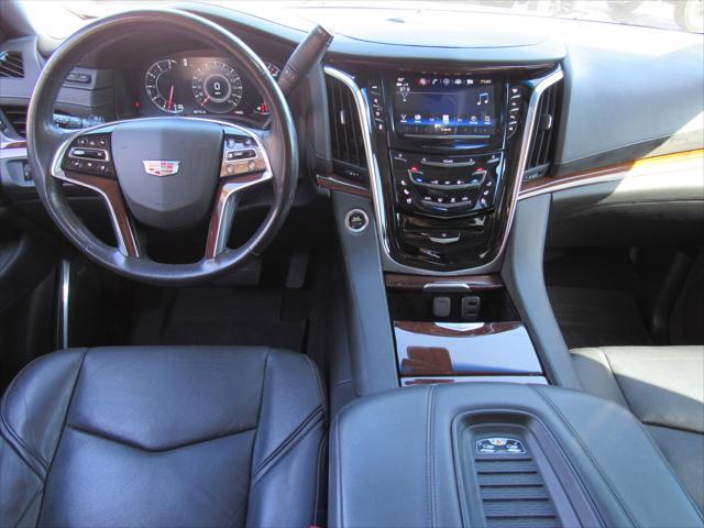 used 2019 Cadillac Escalade ESV car, priced at $33,386