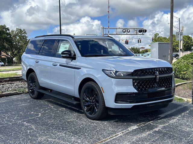 new 2025 Lincoln Navigator car, priced at $106,685