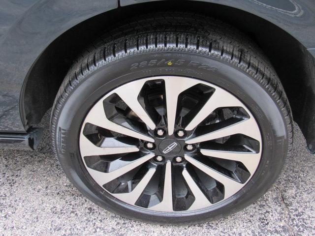 used 2022 Lincoln Navigator car, priced at $59,999