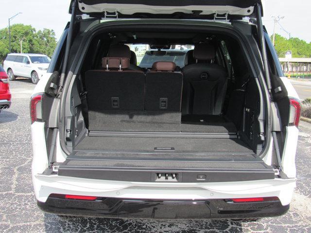 new 2025 Lincoln Navigator car, priced at $109,055