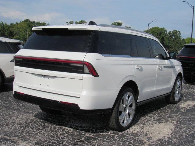 new 2025 Lincoln Navigator car, priced at $109,055