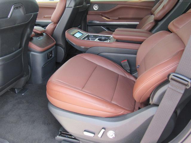 new 2025 Lincoln Navigator car, priced at $109,055