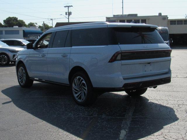 new 2025 Lincoln Navigator car, priced at $109,050