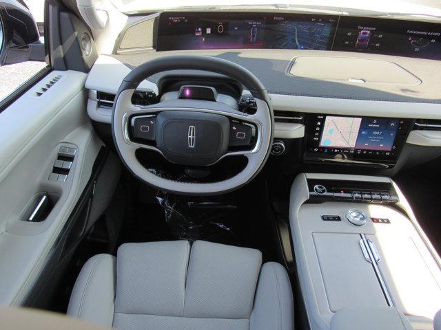 new 2025 Lincoln Navigator car, priced at $106,060