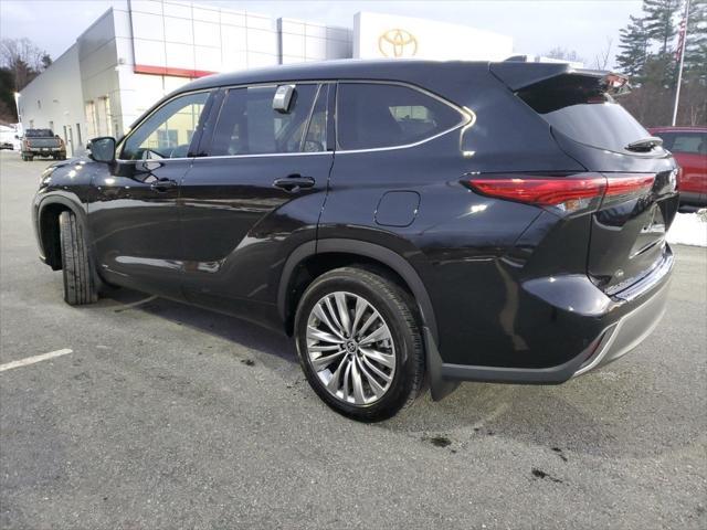 used 2022 Toyota Highlander Hybrid car, priced at $46,825