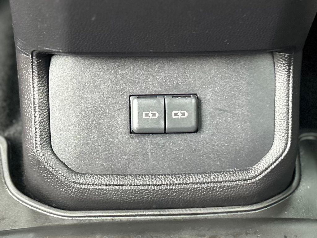 used 2023 Toyota Highlander car, priced at $37,874