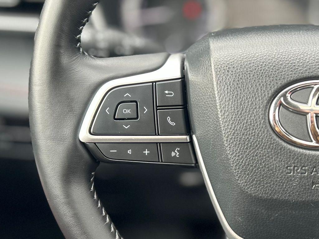 used 2023 Toyota Highlander car, priced at $37,874