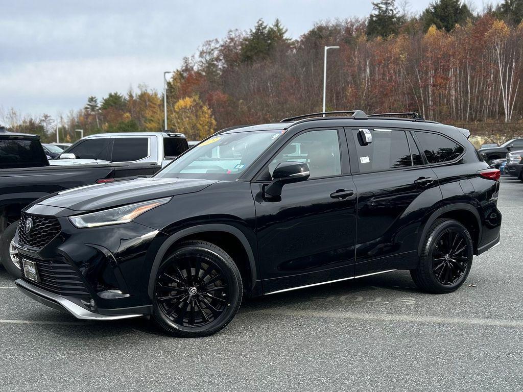 used 2023 Toyota Highlander car, priced at $37,874