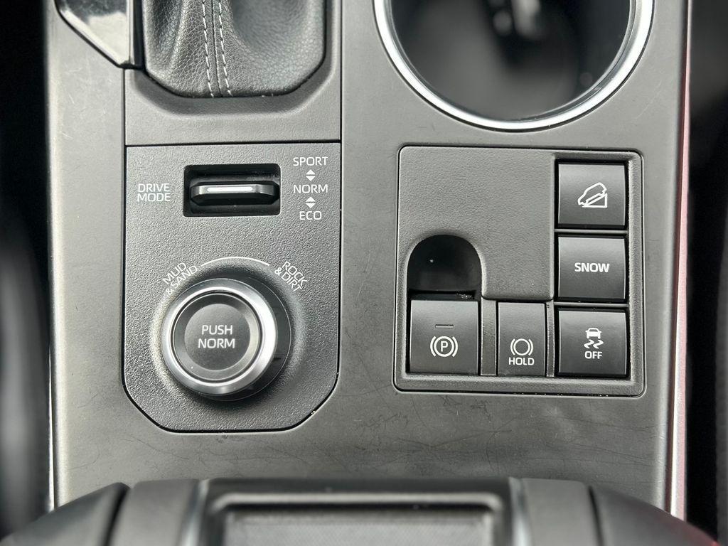 used 2023 Toyota Highlander car, priced at $37,874
