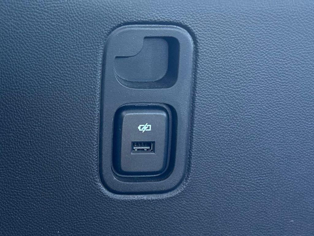 used 2021 Chevrolet Traverse car, priced at $25,604