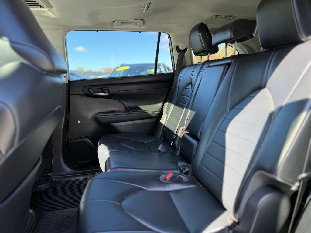 used 2022 Toyota Highlander car, priced at $29,676