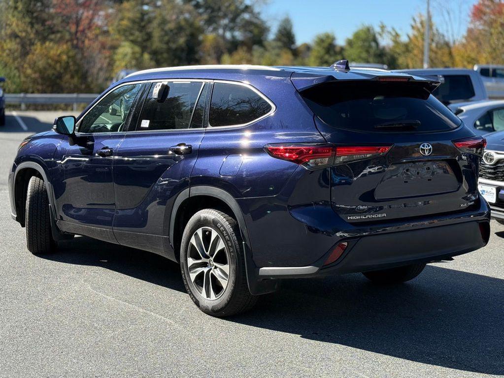 used 2022 Toyota Highlander car, priced at $29,676