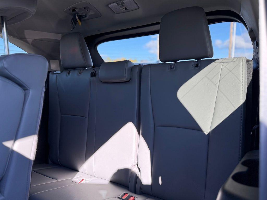 used 2023 Toyota Highlander car, priced at $33,323