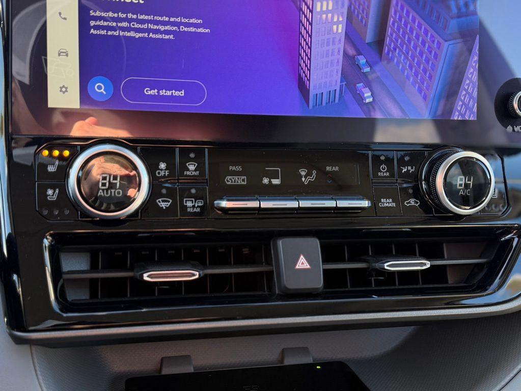 used 2023 Toyota Highlander car, priced at $33,323