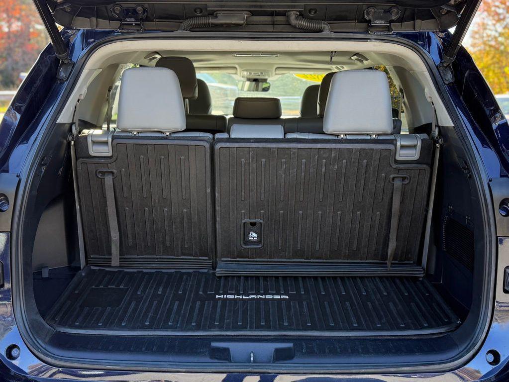 used 2022 Toyota Highlander car, priced at $30,103