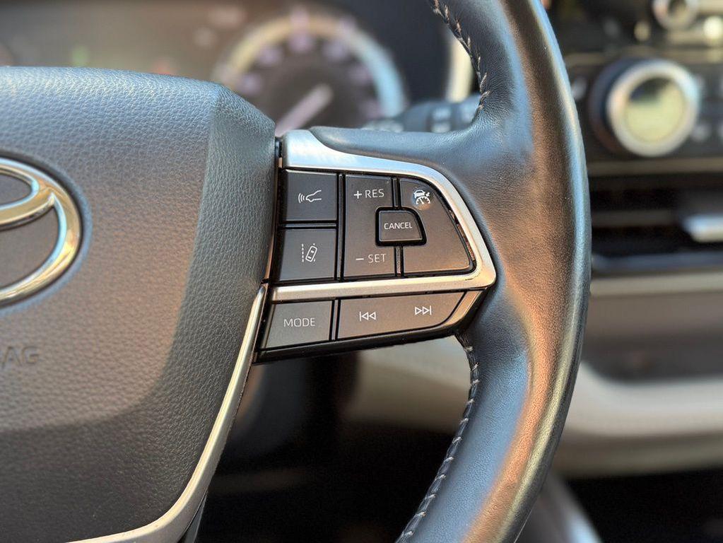 used 2022 Toyota Highlander car, priced at $30,103