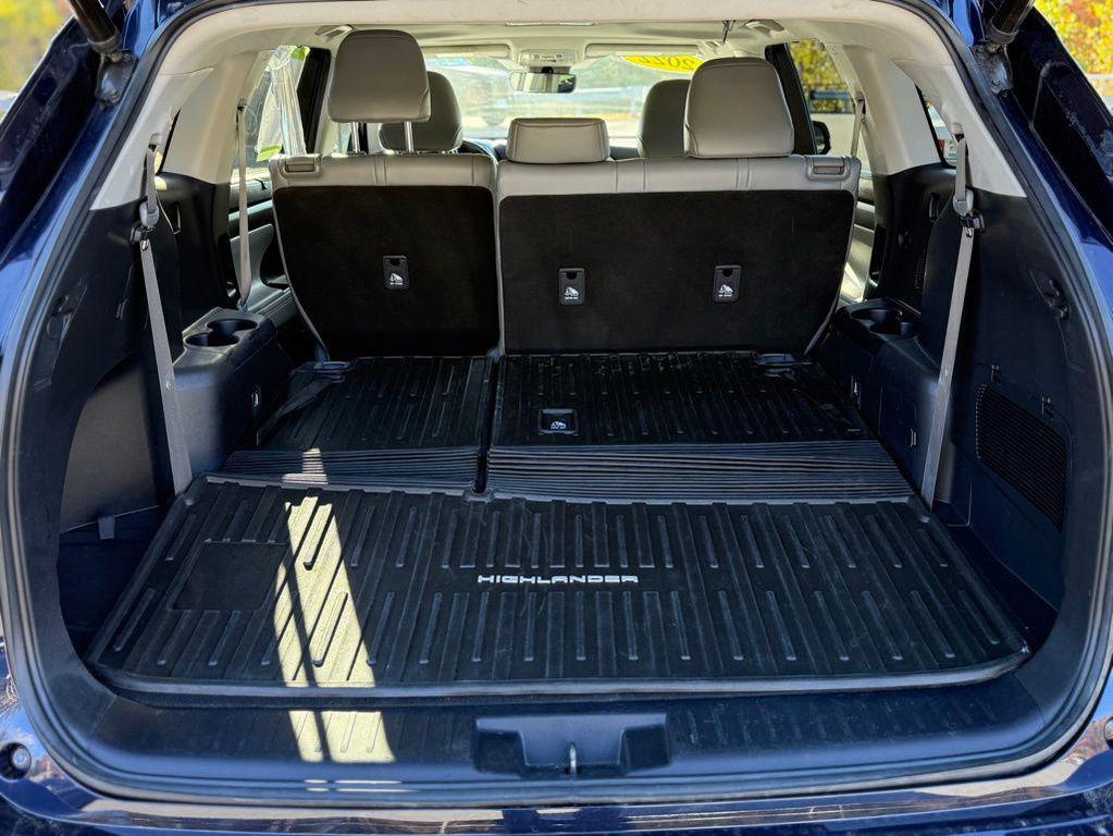 used 2022 Toyota Highlander car, priced at $30,103