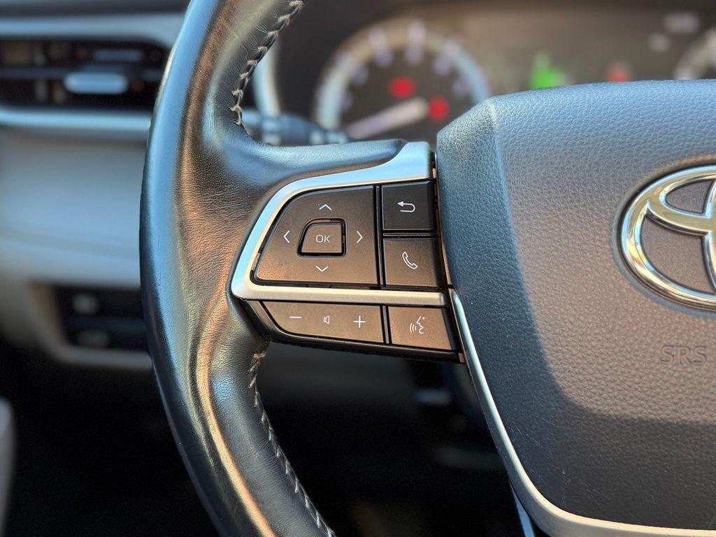 used 2022 Toyota Highlander car, priced at $30,103