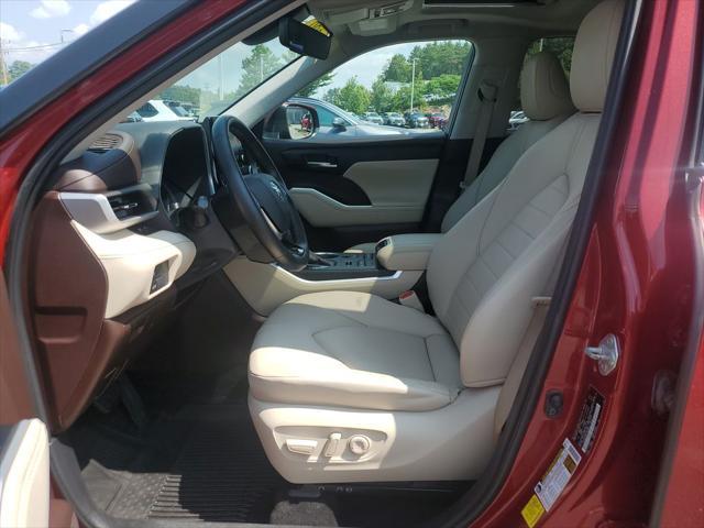 used 2020 Toyota Highlander car, priced at $29,402
