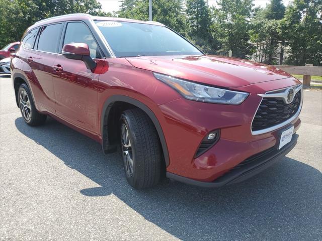used 2020 Toyota Highlander car, priced at $29,402